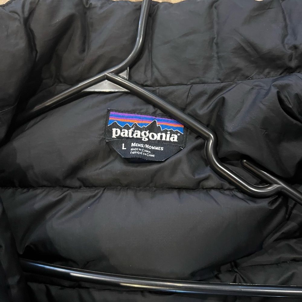 Patagonia Black Men's Ski Snowboard Jacket - Picture 11 of 12